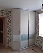 шкаф-купе со стеклом